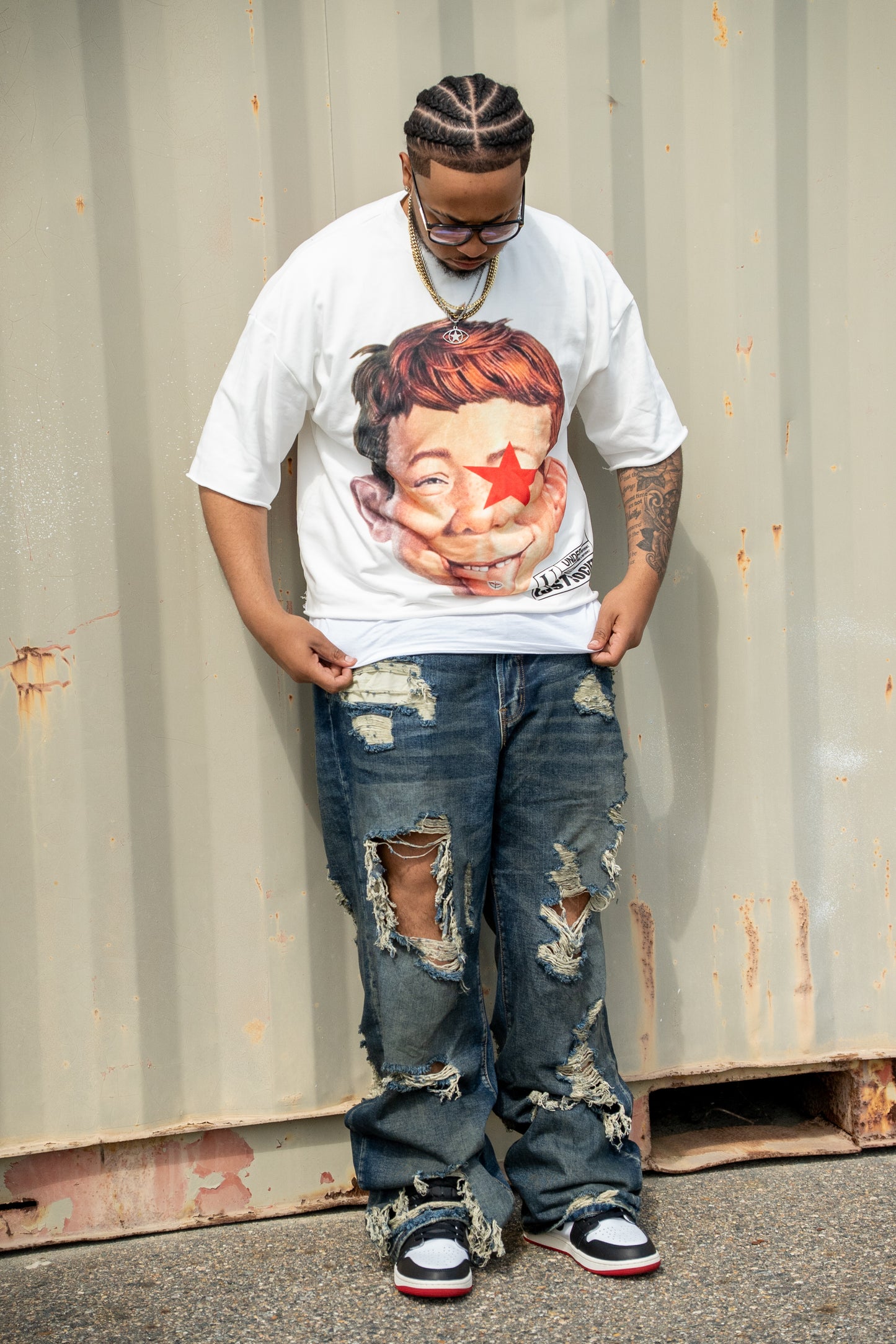 “MAD WEIRD TEE”